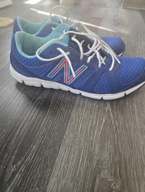 New Balance Shoes - New Balance 550 v3 Womens Blue Running Shoes Great Condition Womens 8.5